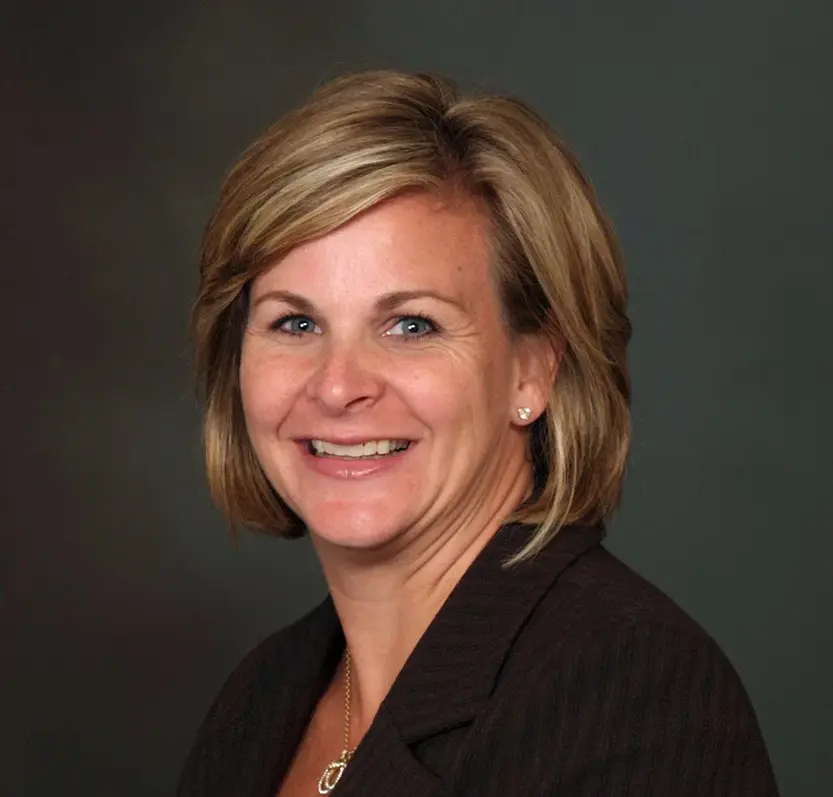 Dr. Sophie van der Berg